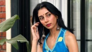 Instagram : dollysingh